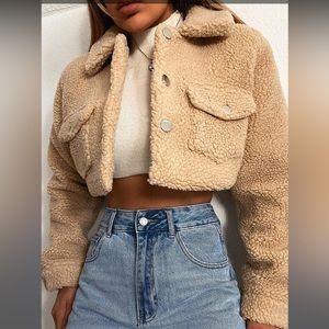 FASHION NOVA CROPPED AND COZY TEDDY. JACKET - beige